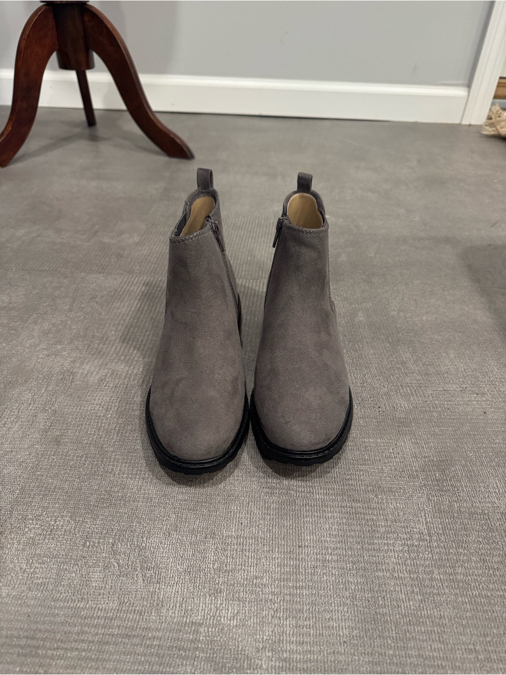 Sonomas Gray Suede Chelsea Boots - Sleek Side-Zip Design